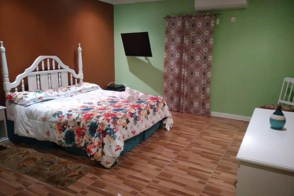 Ocho Rios Hideaway Appartement Buitenkant foto